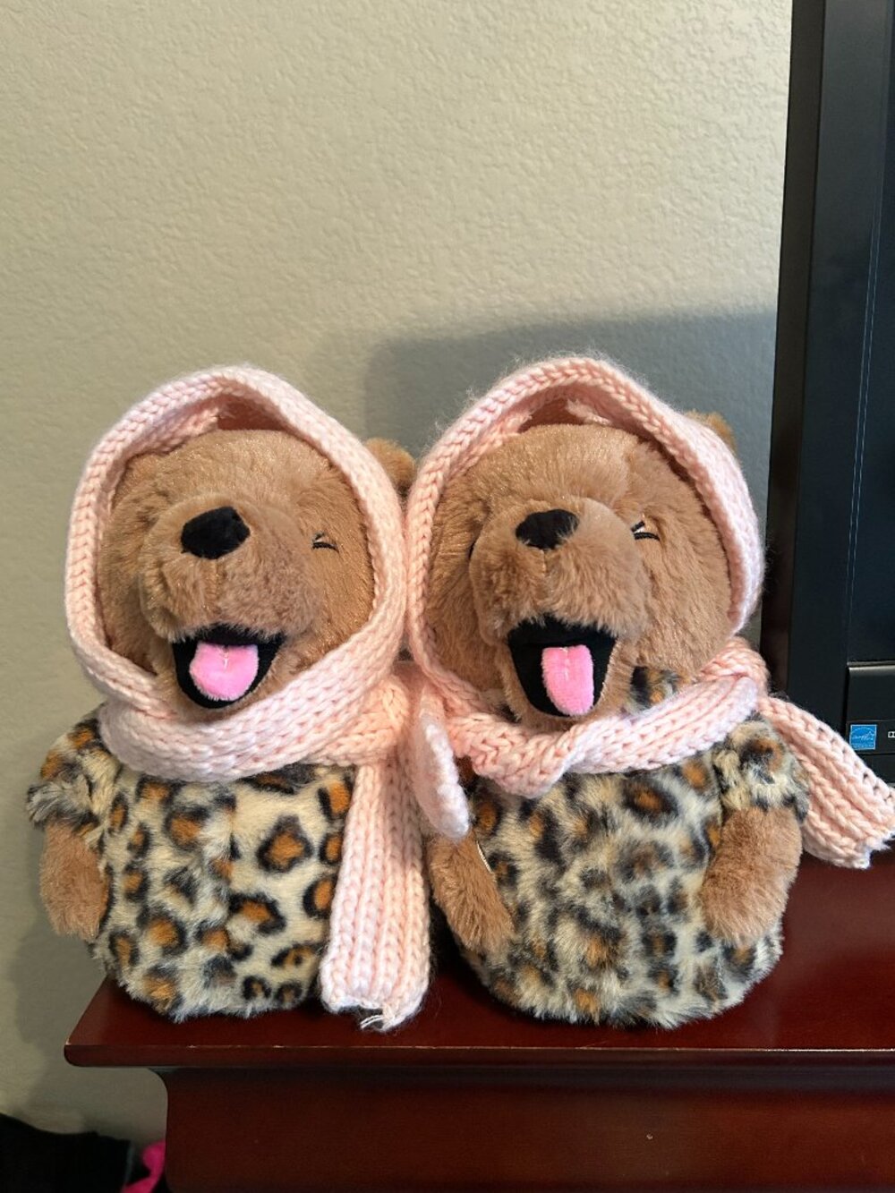 Aerie Critter Slippers - Dog (Leopard Print with Pink Knit Hat) - Large (9-10)